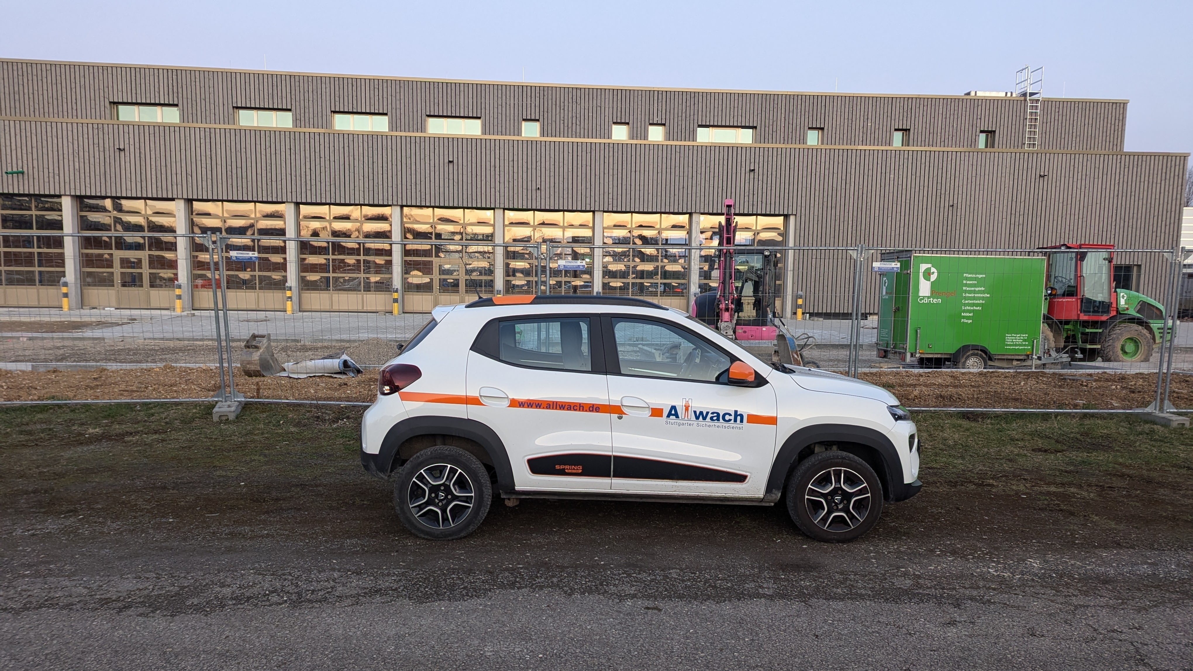 Elektrischer Streifendienst auf einer Baustelle